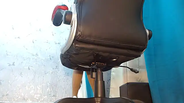 Samantabrown  online show from September 27, 2025, 11:27 am