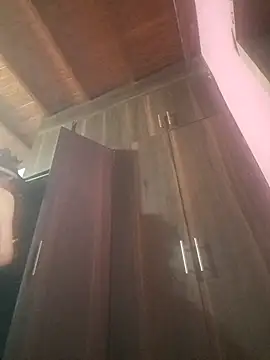 Samantabrown  online show from September 30, 2025, 9:48 am