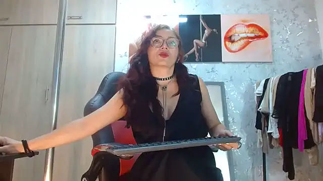 Samantabrown  online show from August 1, 2026, 11:30 am