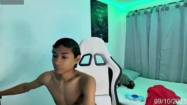 alejo cute online show from October 9, 2025, 7:58 pm