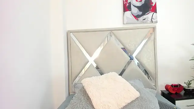 Alexandra Torress online show from February 4, 2026, 12:00 pm