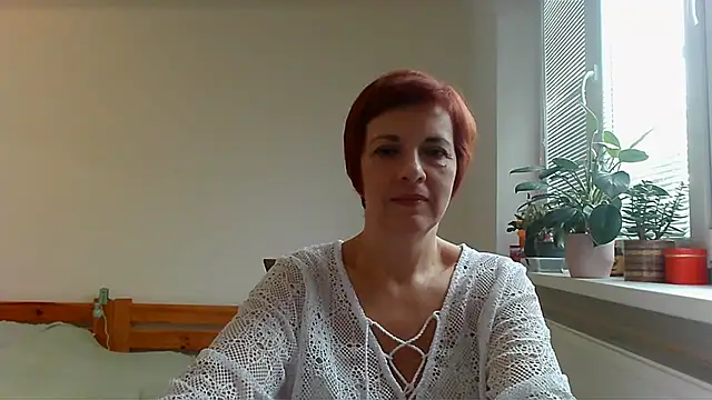 LoraLoraMay online show from September 25, 2025, 1:50 pm