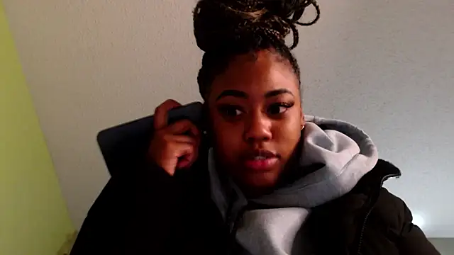 BriannaBrave online show from December 9, 2024, 1:40 am