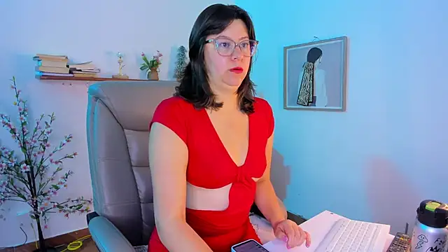 Chanelll Taylorr  online show from August 2, 2026, 12:58 pm