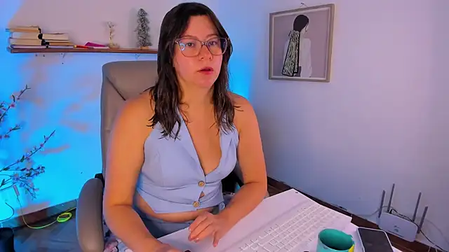 Chanelll Taylorr  online show from July 20, 2026, 12:40 pm