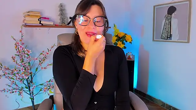 Snapshot of Chanelll_Taylorr_ chatting on June 15, 2026, 5:45 pm Chanelll Taylorr online show from June 15, 2026, 5:45 pm