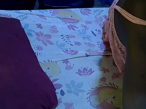 Adaline-Paris online show from November 28, 2025, 5:51 am