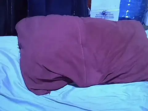 Adaline-Paris online show from December 5, 2025, 12:32 am