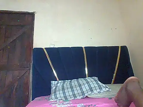 awino001 online show from May 4, 2026, 12:14 am