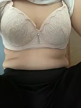 Milk Mom99 online show from July 15, 2026, 1:34 am