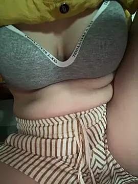 Milk Mom99 online show from March 18, 2026, 7:00 am