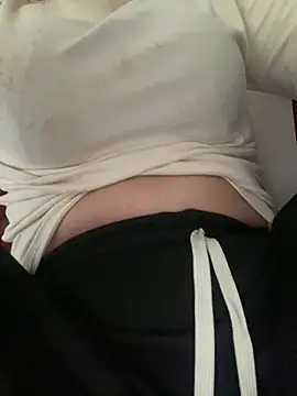 Milk Mom99 online show from March 5, 2026, 7:49 am