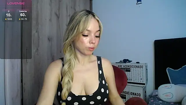 nakary00 online show from February 26, 2025, 1:43 pm