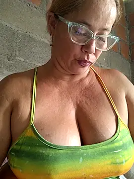 natally ross21 online show from May 6, 2026, 1:04 pm
