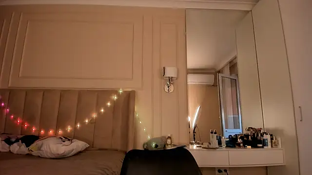 melissa yamazaki online show from November 25, 2025, 4:57 am