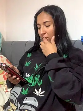 luna asss online show from October 14, 2025, 2:17 pm