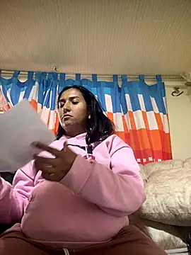 luna asss online show from November 5, 2025, 9:07 pm