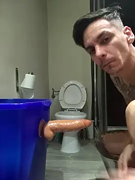 Snapshot of osca1995 chatting on February 18, 2026, 2:31 am osca1995 online show from February 18, 2026, 2:31 am