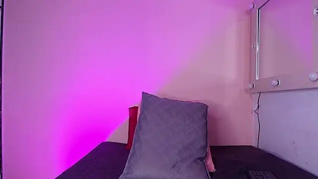 kendal rossi online show from September 29, 2025, 12:00 pm