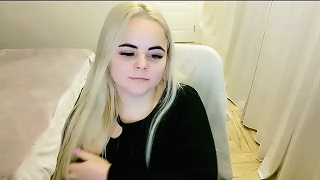 lovely-eyes online show from March 1, 2025, 4:15 am