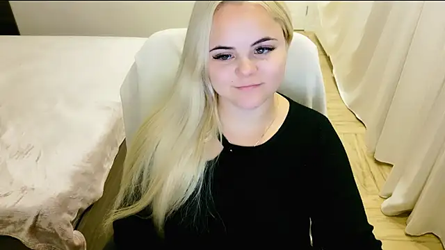 lovely-eyes online show from March 18, 2025, 12:08 am