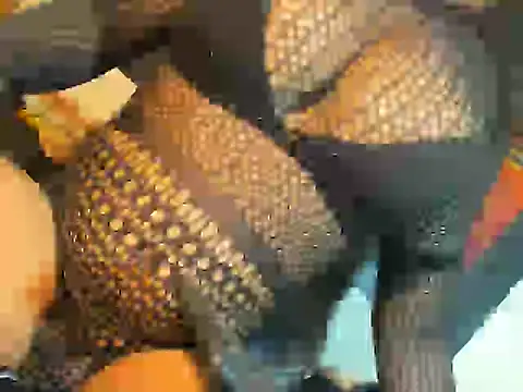 cristallwright online show from April 14, 2026, 4:06 am