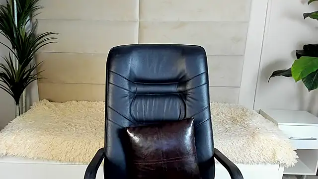 Dana  dom online show from November 9, 2025, 1:04 pm