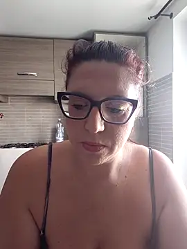 carolyne2023 online show from November 1, 2025, 7:13 am