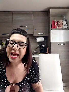 Snapshot of carolyne2023 chatting on March 6, 2026, 7:36 am carolyne2023 online show from March 6, 2026, 7:36 am