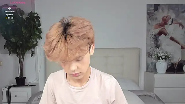 Felix Rey online show from September 27, 2025, 5:41 pm