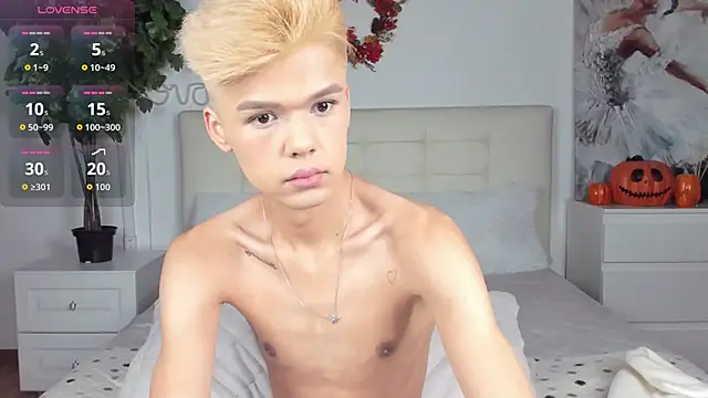 Felix Rey online show from November 9, 2025, 6:01 pm