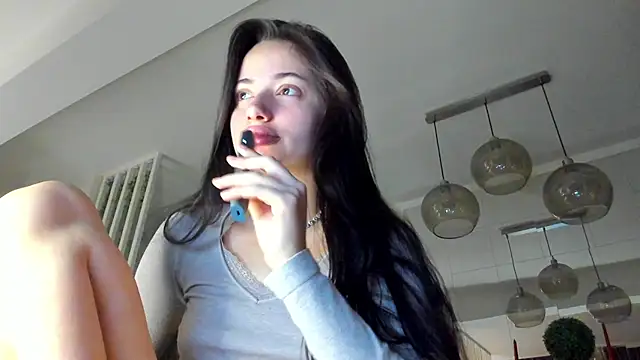 IreneVON online show from November 10, 2025, 4:39 am