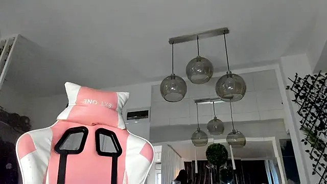 IreneVON online show from September 30, 2025, 4:40 am