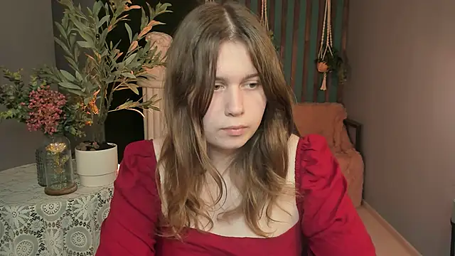 FioraMarmoris online show from December 4, 2025, 1:10 pm