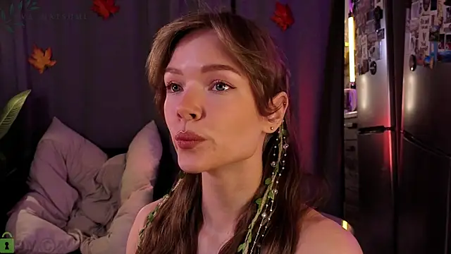 Eva Natsumi online show from November 3, 2025, 5:05 pm