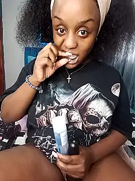 Snapshot of Queen-Chocolate chatting on February 22, 2026, 9:22 am Queen-Chocolate online show from February 22, 2026, 9:22 am