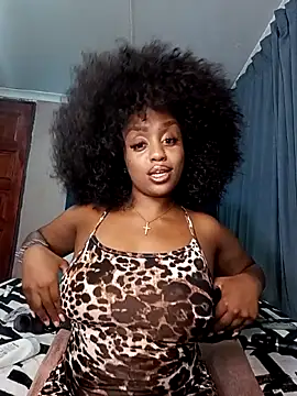 Snapshot of Queen-Chocolate chatting on March 4, 2026, 11:56 pm Queen-Chocolate online show from March 4, 2026, 11:56 pm