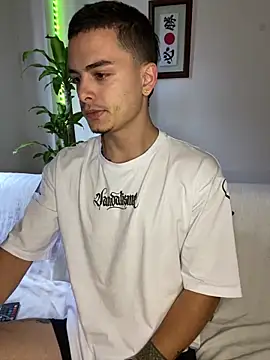 Snapshot of danny_42027 chatting on February 27, 2025, 9:58 pm danny 42027 online show from February 27, 2025, 9:58 pm