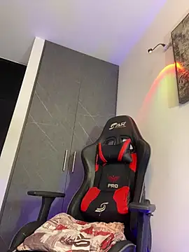 Snapshot of danny_42027 chatting on February 15, 2025, 4:47 am danny 42027 online show from February 15, 2025, 4:47 am