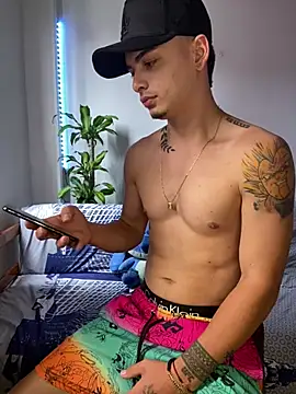 Snapshot of danny_42027 chatting on March 4, 2025, 7:43 pm danny 42027 online show from March 4, 2025, 7:43 pm