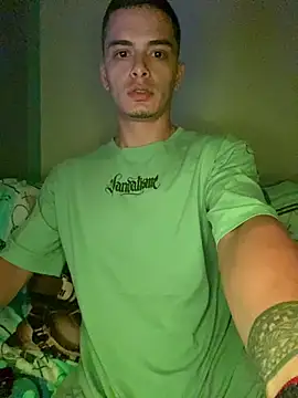 Snapshot of danny_42027 chatting on February 20, 2025, 5:33 am danny 42027 online show from February 20, 2025, 5:33 am