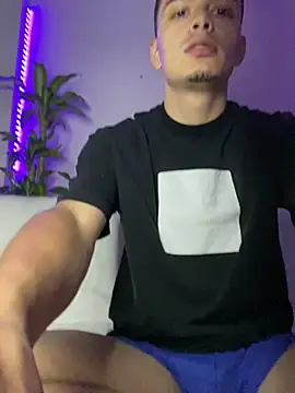 Snapshot of danny_42027 chatting on March 1, 2025, 5:31 am danny 42027 online show from March 1, 2025, 5:31 am