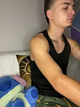 Snapshot of danny_42027 chatting on February 23, 2025, 5:45 am danny 42027 online show from February 23, 2025, 5:45 am