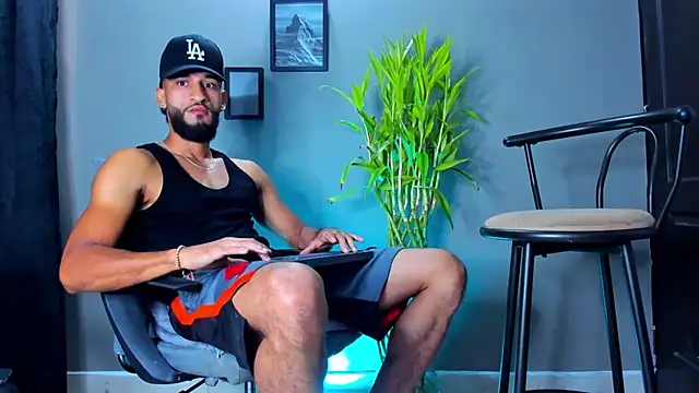 Snapshot of Damian_022 chatting on March 16, 2026, 12:31 pm Damian 022 online show from March 16, 2026, 12:31 pm