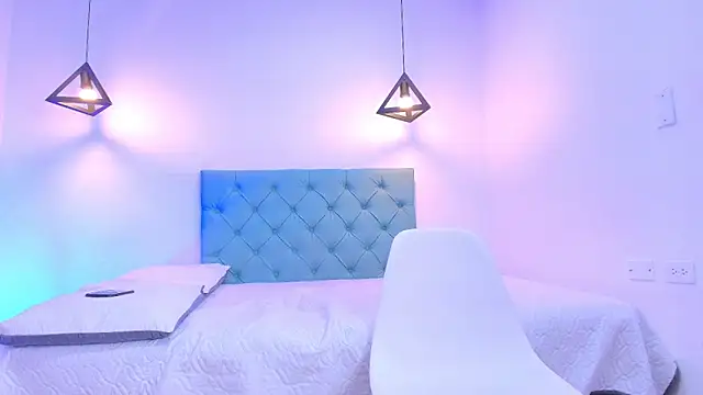 Tinny and Candy online show from March 9, 2025, 2:10 pm