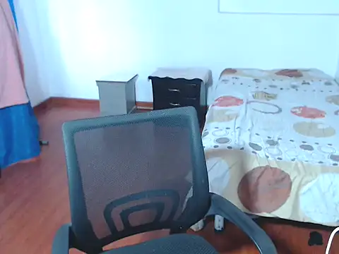 home vlak online show from October 21, 2025, 8:52 pm