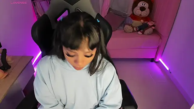 zoesullivan online show from February 17, 2025, 9:35 am