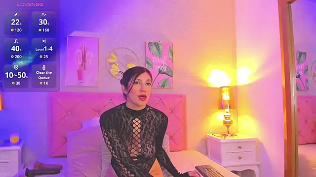 Ginger Violetta  online show from September 23, 2025, 7:32 pm