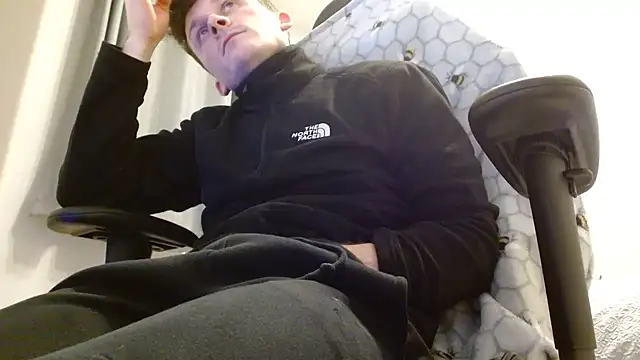 Irishbubblebutt69 online show from February 16, 2025, 8:55 pm