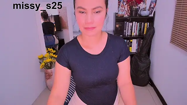 Snapshot of gigi_stephans chatting on February 16, 2026, 1:26 am gigi stephans online show from February 16, 2026, 1:26 am